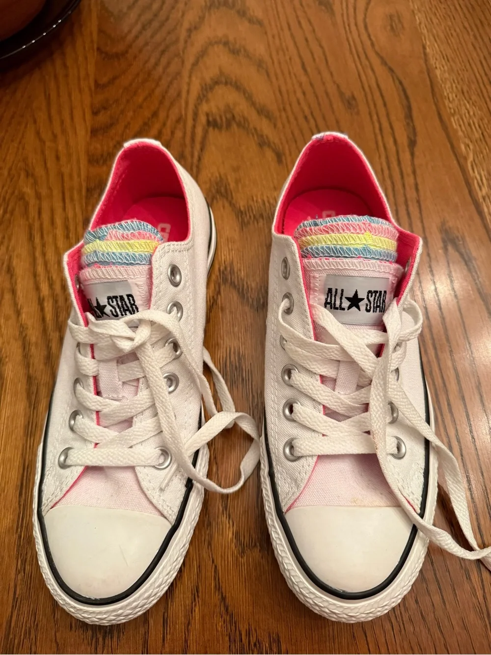 Classic Low-Top Canvas Sneakers in White and Pink